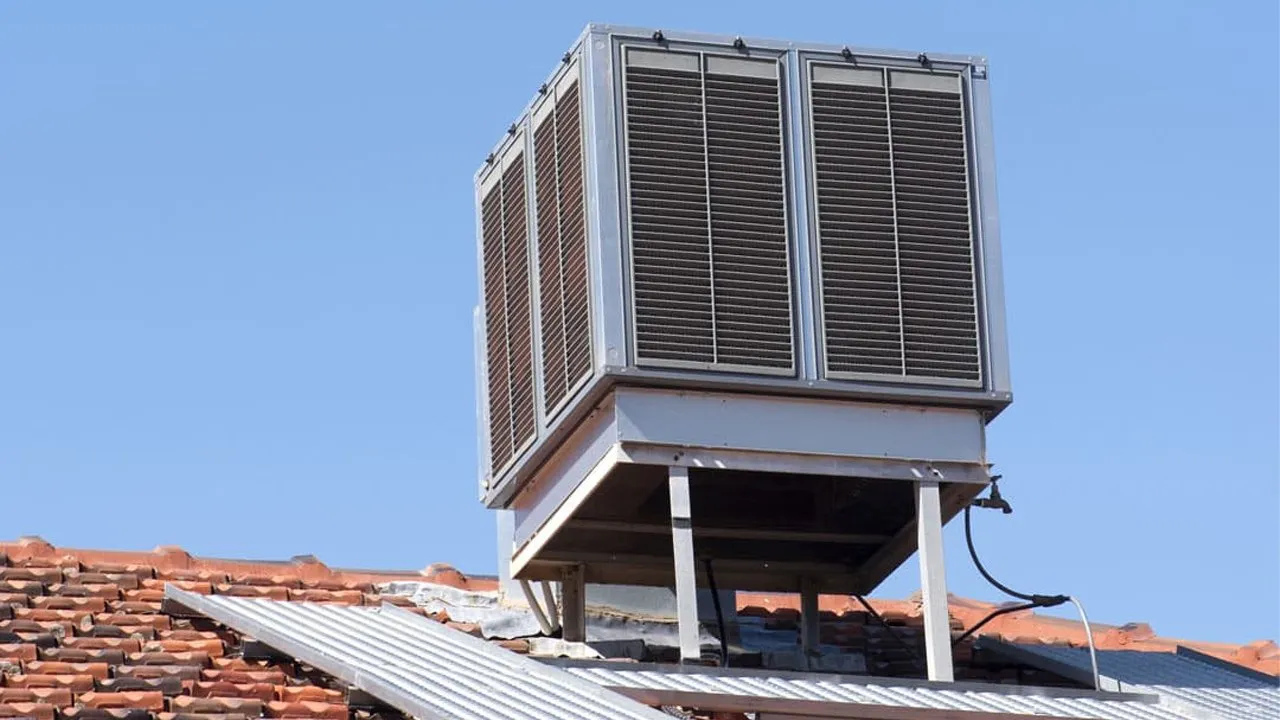 Old evaporative swamp cooler unit